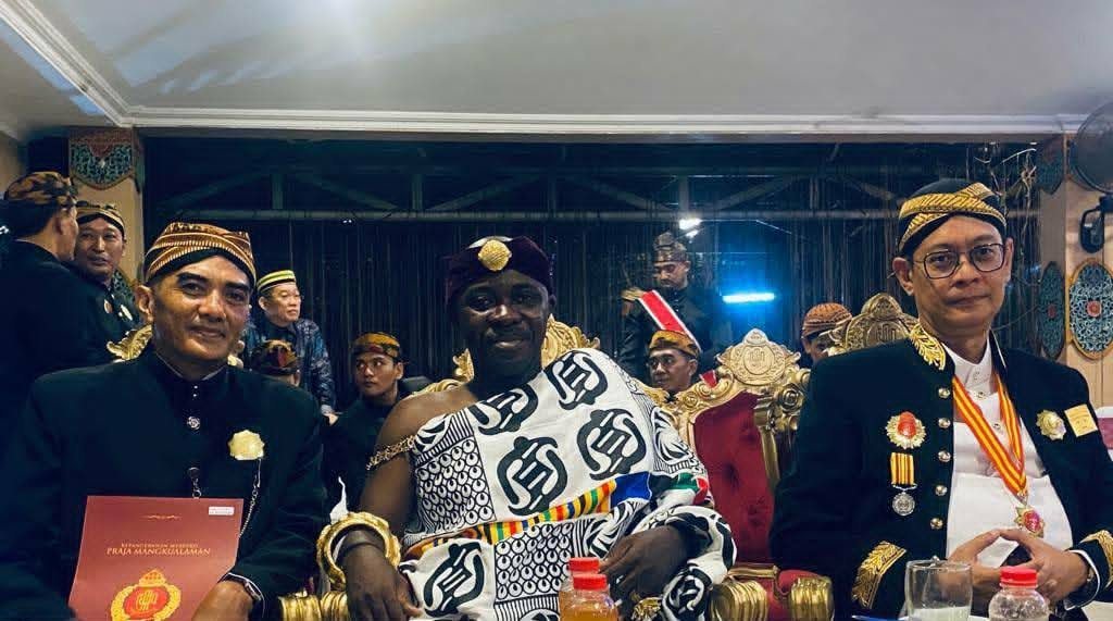 HRH Oheneba in a royal audience with the Javanese court, Indonesia