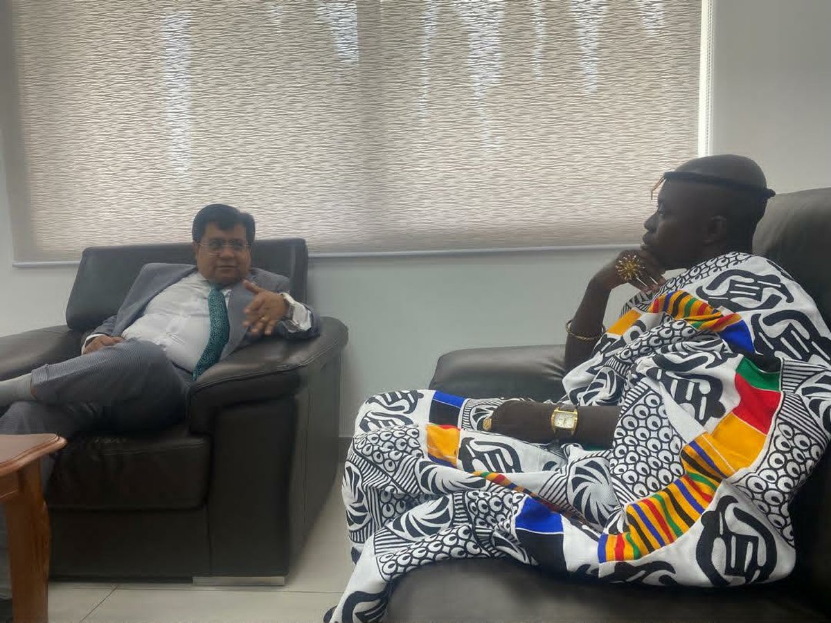 HRH Oheneba Nana Kwame Obeng II in discussion during a courtesy call